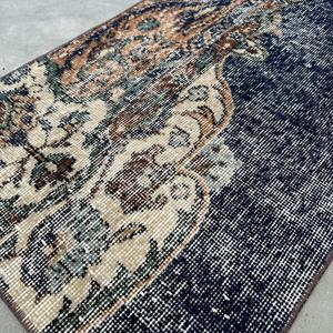 พรมวินเทจตุรกีขนาด 1.7x3.2 ฟุต พรมขนาดเล็ก พรมขนสัตว์สีน้ำเงินน้ำตาลสไตล์ตะวันตกเฉียงใต้ - Product Image 5