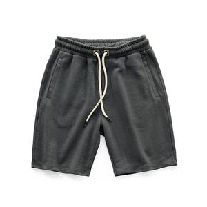 Shorts unisexes de qualité supérieure, imprimés sur mesure, en molleton de coton vintage, avec fermeture élastique à la taille, pour le sport décontracté - Product Image 3