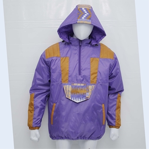 เสื้อแจ็คเก็ตผู้ชายสำหรับกิจกรรมกลางแจ้ง คุณภาพสูง ผลิตตามแบบ OEM กันลม ผ้าโพลีเอสเตอร์ 100% กันน้ำ ระบายอากาศได้ดี เหมาะสำหรับฤดูหนาว แบบซิปครึ่งตัว - Product Image 1