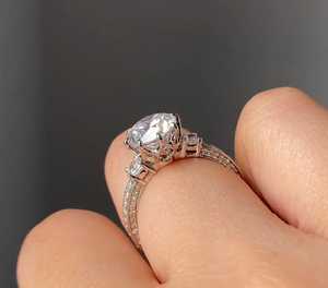 Anillo Apilable de Plata 925 con Gema de Moissanita Redonda en Forma de Trébol de Lujo, Certificado IGI, Regalo de Aniversario de Bodas para Novia - Product Image 5