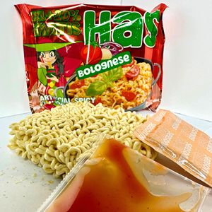 Fideos Instantáneos HAS con Sabor a Boloñesa, Harina de Trigo, Cocción en 5 Minutos, 12 Meses de Duración, Modelo en Caja 731124 DEM - Product Image 3