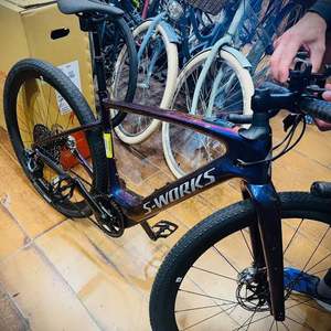 Vélos de route électriques Turbo Creo 2 SRAM RED/XX1 Eagle AXS 48V 27 vitesses, cadre en acier haute teneur en carbone, batterie intégrée 320Wh - Product Image 2