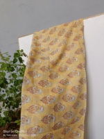 Bloc de main de couleur jaune imprimé 100% coton tissus organiques doux imprimés tissus d'impression en bois de conception indienne pour tissus de vêtements