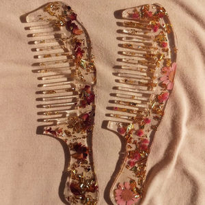 หวีเรซิ่นมืออาชีพสำหรับช่างตัดผม ใช้สำหรับจัดแต่งทรงผมในร้านเสริมสวย วัสดุเรซิ่นคุณภาพสูง - Product Image 1