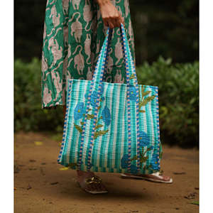 Sac fourre-tout grand format Poppy Playdate, en nylon Oxford brodé, avec fermeture éclair et ouverture supérieure, portable, été-printemps - Product Image 3