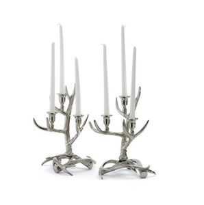 Portavelas compacto de aluminio ecológico con forma suave y textura artesanal adecuado para mesas, estantes o alféizares de ventanas - Product Image 1