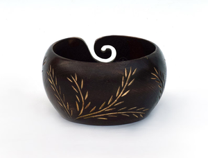 Cuenco de hilo de madera hecho a mano organizador de punto y ganchillo con cuenco de hilo de hoja tallada regalo de Navidad funcional - Product Image 5