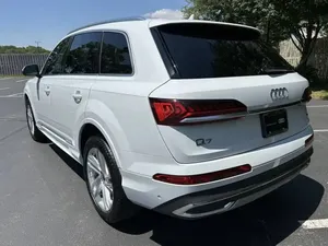 Audi Q7 2024 impecablemente limpio - Product Image 3