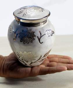 Fournitures funéraires Urne en métal pour cendres de crémation Souvenir commémoratif Urne adulte Homme Femme Animal de compagnie Urnes funéraires en métal - Product Image 6