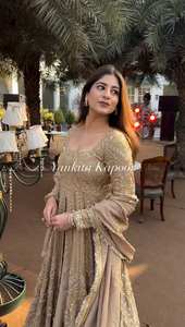 Nouvelle collection de lehenga choli indien de qualité supérieure, élégant et attrayant, pour les fêtes et les mariages, avec des paillettes lourdes, des travaux de zari et de dori - Product Image 2