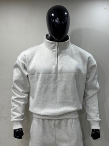 เสื้อสเวตเชิ้ตผู้ชายแบบซิปครึ่งตัว คอวี ผ้าฟลีซ 100% ผ้าฝ้ายถัก ระบายอากาศได้ดี ทรงปกติ สำหรับฤดูใบไม้ร่วงและฤดูหนาว  รับสกรีนโลโก้ด้านหน้า - Product Image 1