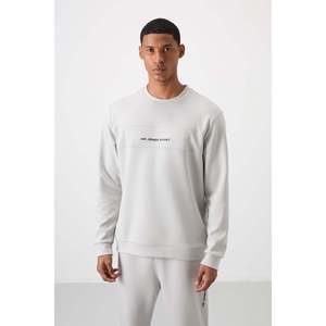 Conjunto Deportivo Air Jones para Hombre, Color Gris Piedra, Mezcla de Algodón, Textura Gruesa y Suave, Ajuste Cómodo, Estampado, con Elastano, para Uso Casual - Product Image 2