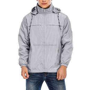 Chaqueta cortavientos deportiva para hombre con logotipo personalizado OEM ligera de secado rápido Softshell para montar al aire libre con cuello levantado - Product Image 6