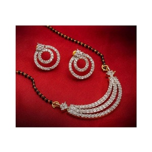 Medio Anillo de Diamantes para Boda, Elegante y Lujoso - Product Image 1