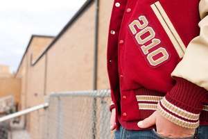 Meilleur matériau Vestes universitaires pour hommes Service ODM personnalisé Tissu léger Style Letterman avec col montant pour l'hiver - Product Image 2