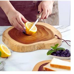 Planche à découper moderne en bois brut et métal pour la cuisine, la salle à manger, la découpe du fromage, des fruits, du pain, des bonbons et l'affichage en magasin, en provenance d'Inde - Product Image 5