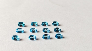 Chất lượng cao 3x5mm -15x20mm hình bầu dục mặt bầu trời màu xanh Topaz giá bán buôn đá quý tự nhiên lỏng cắt Un đá nóng nhà máy - Product Image 4
