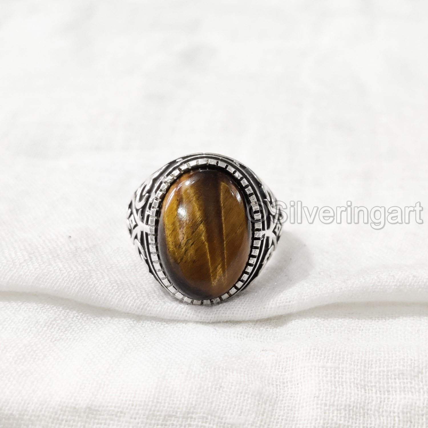 สีเหลืองน้ำตาล