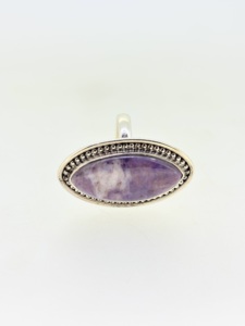 แหวนพลอยหรูหรา ประดับพลอยลาเวนเดอร์ธรรมชาติ ทรงมาร์ควิส ตัวเรือนเงินแท้ 925 ดีไซน์ทันสมัย - Product Image 4