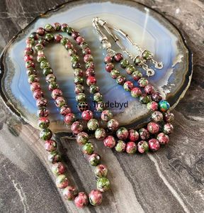 Collar de Resina Tasbih Mala, Hermoso Collar de Cuentas Hecho a Mano para la Oración Islámica, Calma y Concentración, Regalo Moderno de Tradebyd - Product Image 4