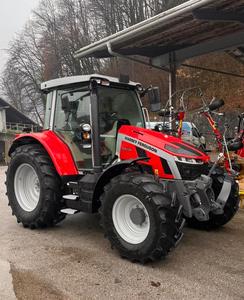 Tractor de Ruedas Usado Massey Ferguson 4700, Tractor Agrícola 4x4 con Cargador Frontal, Maquinaria Agrícola Roja - Product Image 4