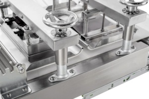High-Tech Bread Dough Moulder Machine 1 Conveyor 4 <b>Rollers</b> Vietnam Bread Machine 220V 380V Custom Logo Kien an Vietnam Supplier - Product Image 6