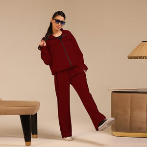 ชุดลำลองผู้หญิงสไตล์ Urban Lounge ดีไซน์ทันสมัย เน้นความสบาย ผลิตจากผ้าถัก มีจำหน่ายจำนวนมาก - Product Image 3