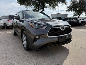 Voiture d'occasion fiable Toyota Highlander LE 2021 - Product Image 1