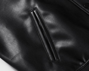 Blouson streetwear d'hiver en cuir PU à logo personnalisé pour homme, bombardier coupe-vent de style vintage pour les motocyclistes - Product Image 4