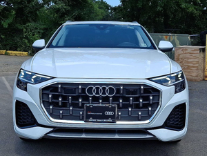 Seminuevo Clean 2024 Aud-i Q8 Prestige - Product Image 2