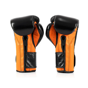 Guantes de Boxeo Muay Thai Fairtex Negros y Naranjas, Hechos a Medida, Transpirables, de Cuero PU, para Sparring y Combate - Product Image 6