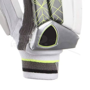 Guantes de bateo de críquet personalizados diseñados para comodidad, flexibilidad y máxima absorción de impactos Guantes de bateo de críquet - Product Image 3