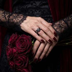 Ensemble de bagues de mariée Jeulia Until Death Black Coffin Cut Bat Wing - Product Image 3