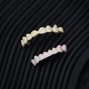 Diamant vvs de clarté entièrement naturel rond taille brillant glacé hip hop luxueux grilles personnalisées en or blanc 14 kt - Product Image 3