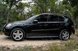 BEST SELLING 2010 M e r c e d e s-Be nz ML550 5.5-Liter V8, AWD - Product Image 2