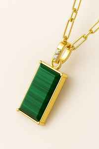 Pendentif en or jaune massif 14 carats personnalisé fait à la main malachite plaqué rhodium pierre précieuse diamant unisexe cadeau de mariage incrustation de lunette - Product Image 2