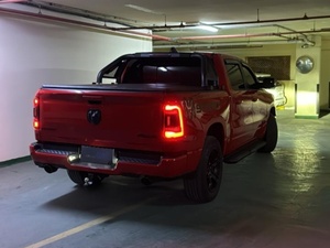 DO DGE RAM V8 2022 Turbo 5.7L Engine Dark Interior Leather Seats ACC Cruise <b>Control</b> FWD Drive R20 Tire Size USED - Product Image 5