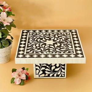 Support à gâteau de luxe en incrustation d'os de style marocain support à gâteau carré fait à la main en bois résine pour les mariages et la décoration intérieure - Product Image 1