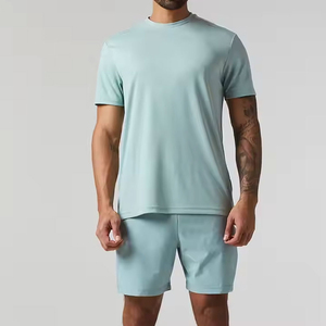 เสื้อเชิ้ตแขนสั้นผู้ชายฤดูร้อน กางเกงขาสั้น แฟชั่น ผ้าฟลีซ ระบายอากาศได้ดี สไตล์ลำลอง โอเวอร์ไซส์ สีพื้น ชุดเซ็ตสองชิ้น 100% - Product Image 1