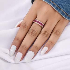 Công Chúa Cắt Tự Nhiên Của <span class=keywords><strong>Ruby</strong></span> Đá Quý & Paved Kim Cương Sang Trọng 18K 22K Vàng Tinh Khiết Đầy Đủ Eternity Wedding Bands Nhẫn Của Phụ Nữ OEM ODM - Product Image 3