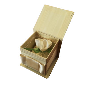 ของชำร่วยงานปาร์ตี้กล่องโบว์แบบพับได้ของชาแนล - Product Image 2