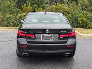 BMW 530i xDrive 2023, Tracción en las Cuatro Ruedas, 1-4 Cilindros, Automático, Sedán/Sedán de 5 Asientos - Product Image 3