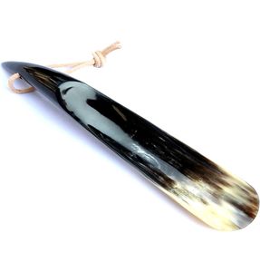 Chausse-pied en bois long avec logo personnalisé accessoire de finition polie à la main pour les hôtels - Product Image 1