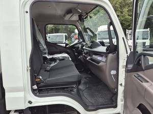 Camion FUSO 9C18 Canter avec plateau en aluminium de 5,2 m, grue, moteur diesel, transmission automatique 4x2, Euro 6, capacité de charge de 1 à 10 tonnes, direction à gauche, neuf - Product Image 2