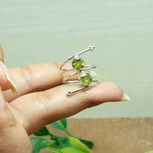 แหวนเพอริดอทสีเขียวคุณภาพสูง แหวนเงินแท้ 925 แหวนสเตทเมนท์ แหวนดีไซน์แฮนด์เมด แหวนพลอย แหวนเครื่องประดับเพอริดอท ของขวัญ - Product Image 4