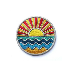 Precio al por mayor tela tejida de transferencia de calor 100% parche bordado personalizado coser hierro en parches - Product Image 1