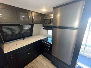 Meilleur modèle d'occasion 2022 Coachmen Freedom Express 259FKDS - Product Image 4