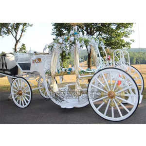 Magnifique carrosse de mariage anglais Cendrillon - Carrosse de mariage blanc élégant, professionnel et luxueux - Product Image 2
