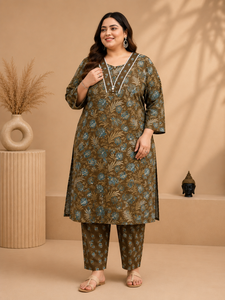 Robe en coton biologique pur tissé, col en V, imprimé floral, respirante, broderie, mignonne, décontractée, quotidienne, modeste, coupe droite, longueur genou, style japonais - Product Image 3
