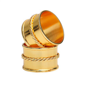 Rond de serviette en métal plaqué or de première qualité avec pointillés fait à la main avec logo personnalisé en gros - Product Image 4